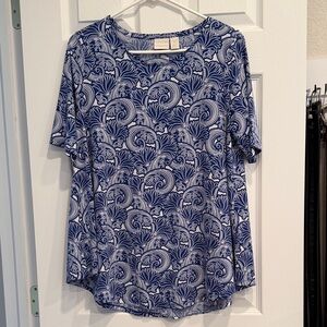 Chico’s blue and white short sleeve tunic size 1